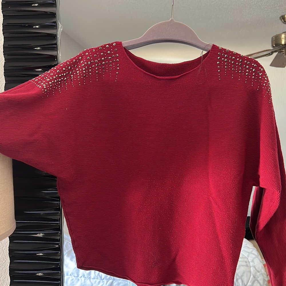 Sweatshirt - Picture 2 of 3